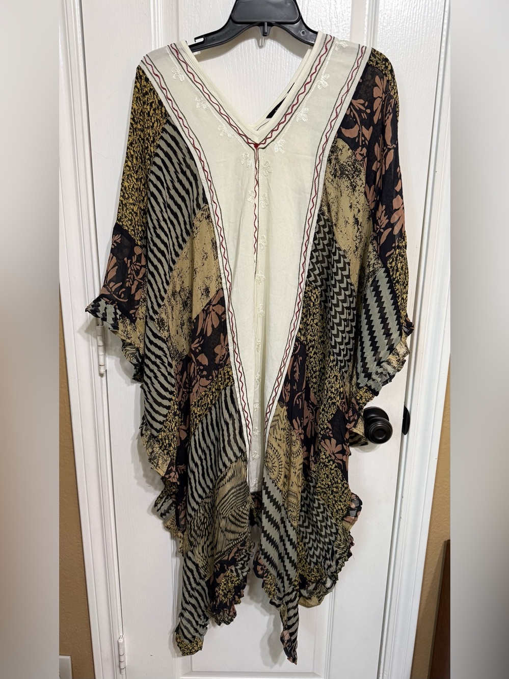 👗 H251 NWT Young Thread L ptp40 Boho Floral Patchwork kimono Poncho Top Green Bl - Picture 3 of 10